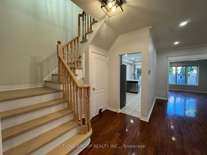 Property Photo:  138 Denise Circle  ON L3X 2K1 