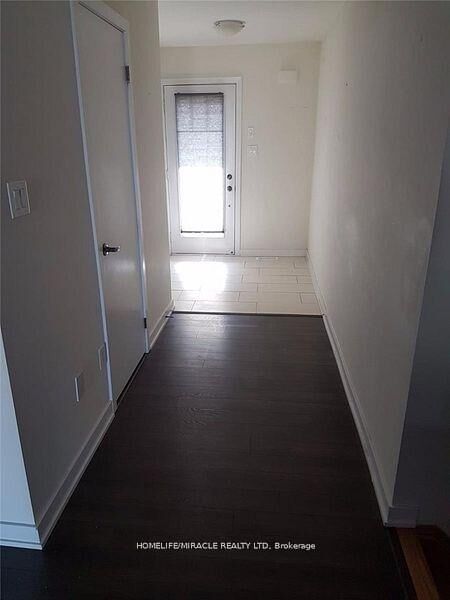 Property Photo:  35 Sherway Street  ON L8J 0J4 