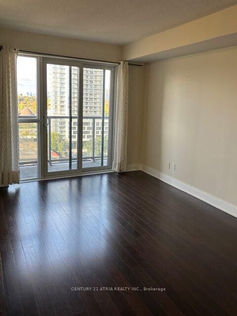 Property Photo:  125 Village Green Square 1305  ON M1S 0G3 