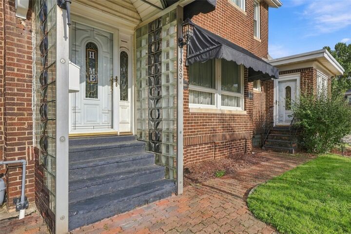 Property Photo: 989 Ohio Ave PA 15059