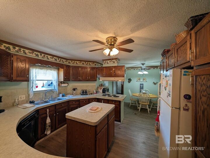 Property Photo:  1558 Valencia Drive  AL 36549 