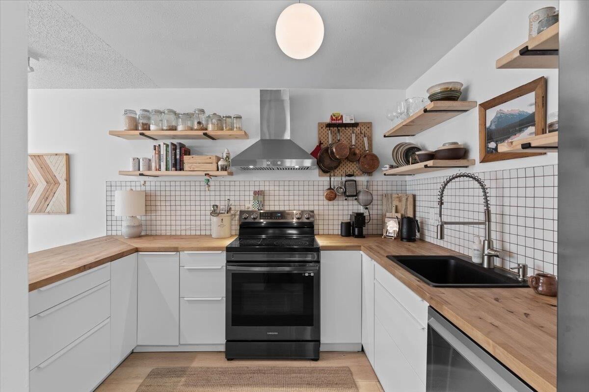 Property Photo:  808 E 8th Avenue 109  BC V5T 1T5 