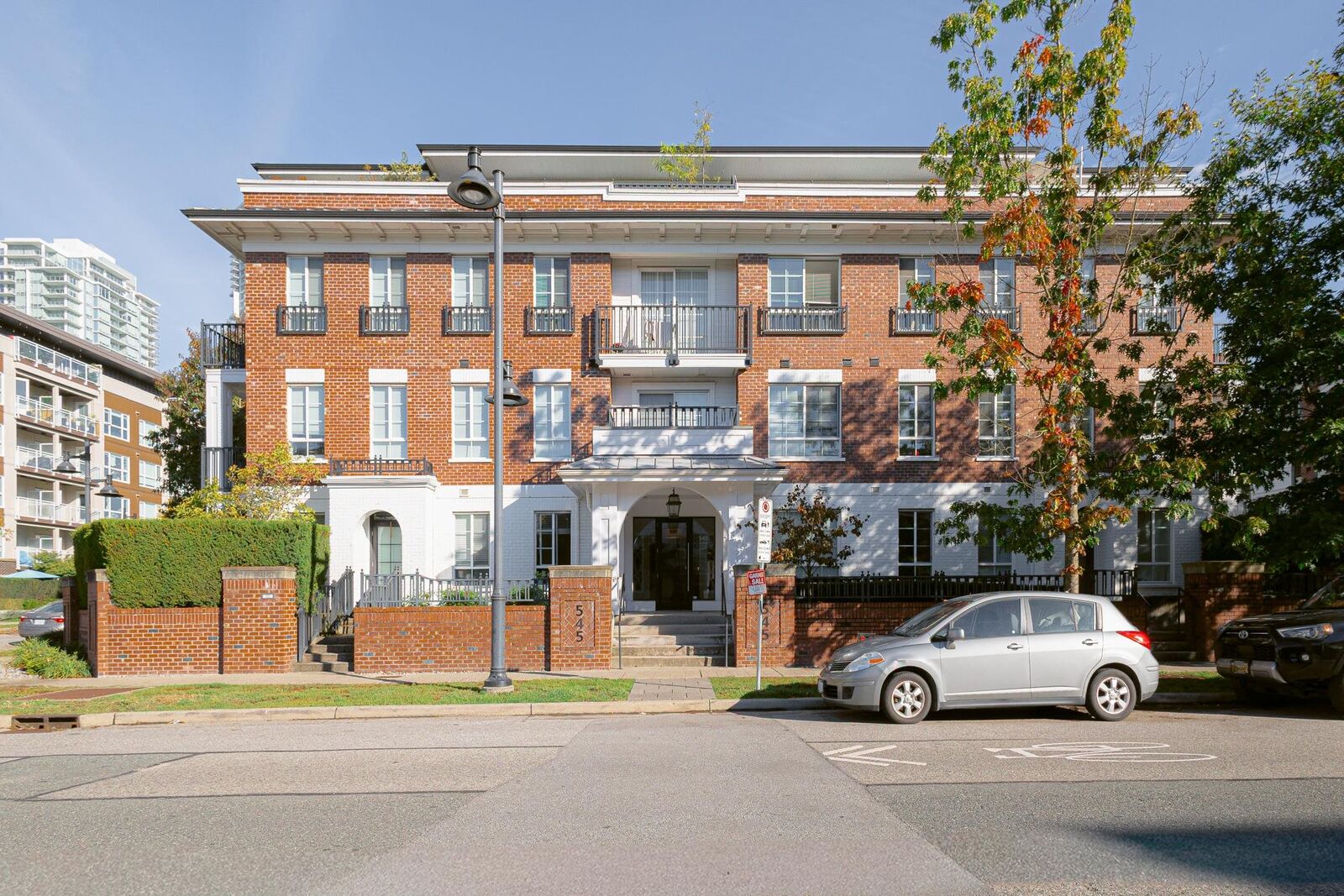 Property Photo:  545 Foster Avenue 203  BC V3J 0B3 