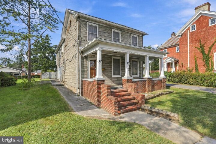 Property Photo:  700 N Queen Street  WV 25404 