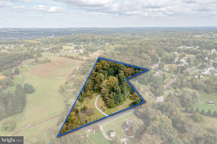 Property Photo:  2455 Strasburg Road  PA 19320 