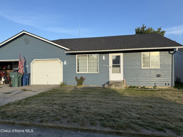 Property Photo:  816 N Terran Ct  ID 83854 