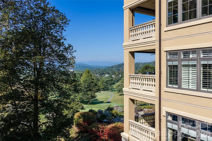 Property Photo:  288 Macon Avenue 201  NC 28804 