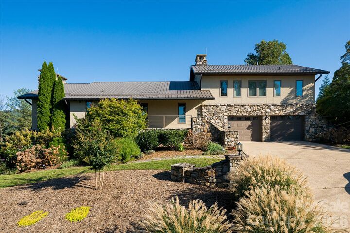 Property Photo: 79 Horizon Hill Road NC 28804