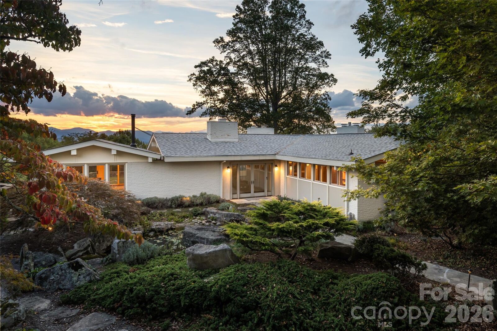 Property Photo: 92 Horizon Hill Road NC 28804