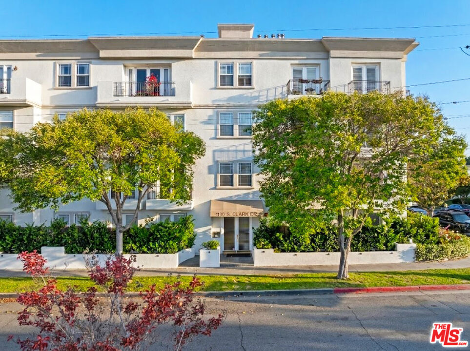 Property Photo: 1100 S Clark Dr, Unit 201 CA 90035