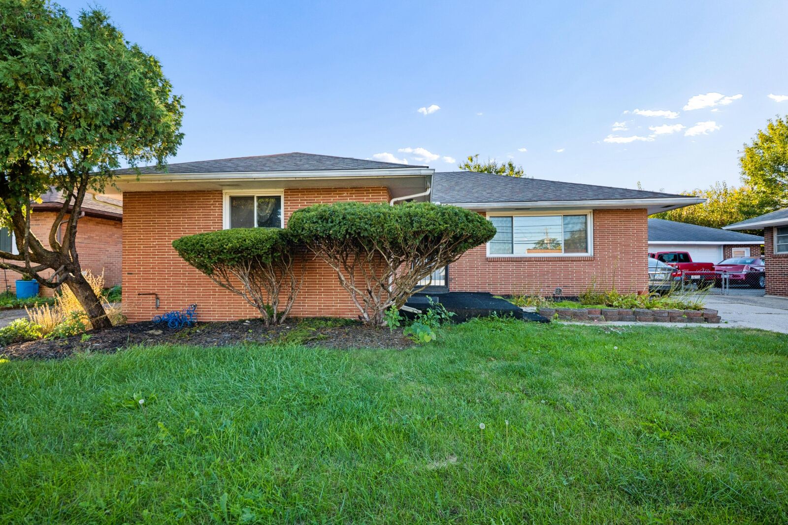 Property Photo:  1483 Courtright Road  OH 43227 