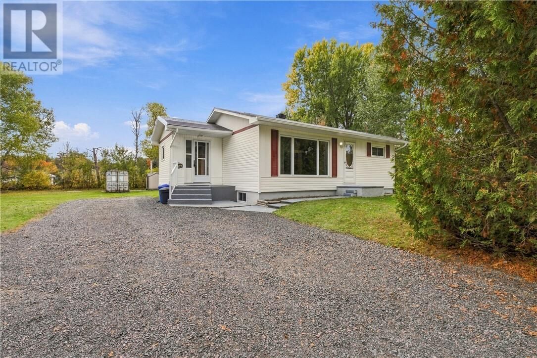 Property Photo: 143 Arlington Drive ON P0M 1R0