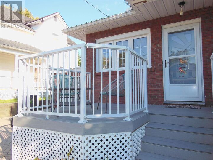 Property Photo:  130 McGregor Ave  ON P6A 3W9 
