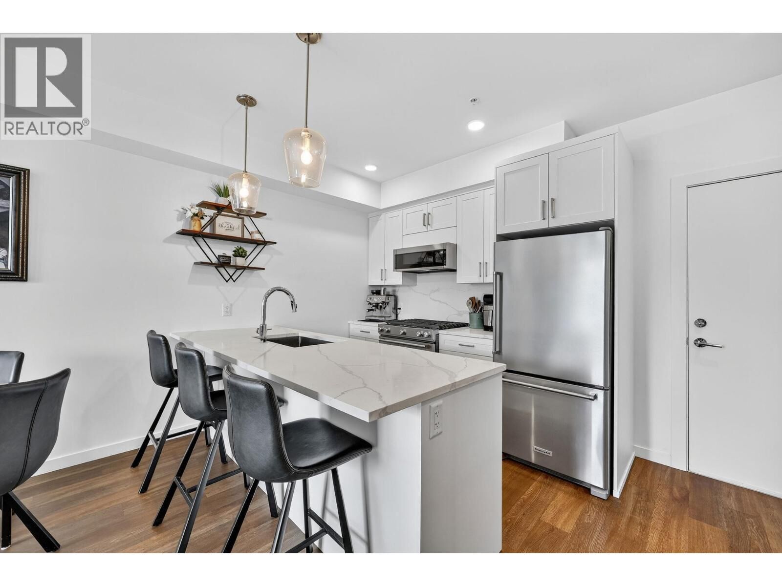 Property Photo:  2627 Gore Street 303  BC V1Y 1M6 