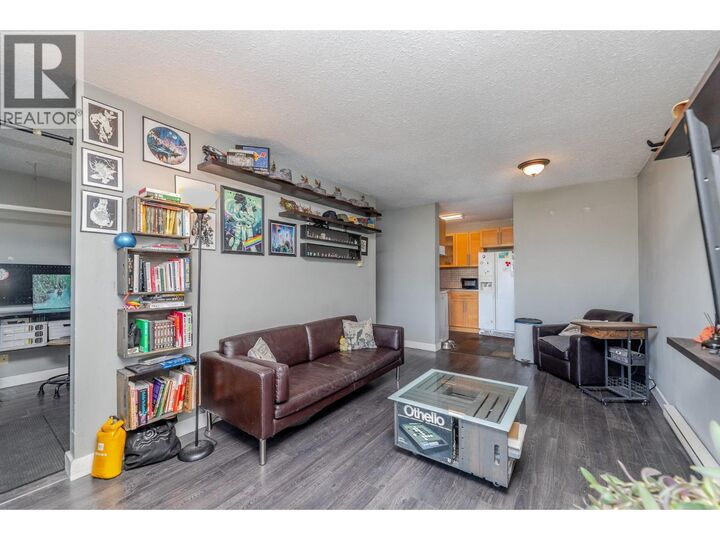 Property Photo:  625 Rowcliffe Avenue 305  BC V1Y 5Y8 