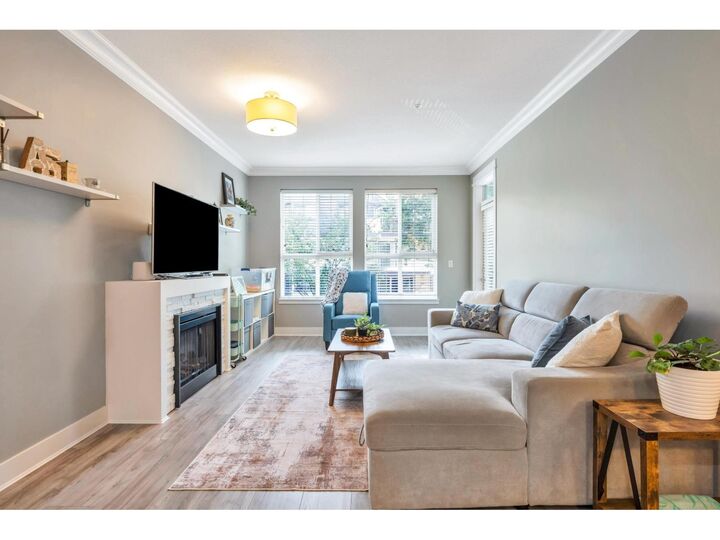 Photo de la propriété:  5430 201 Street 202  BC V3A 0A2 