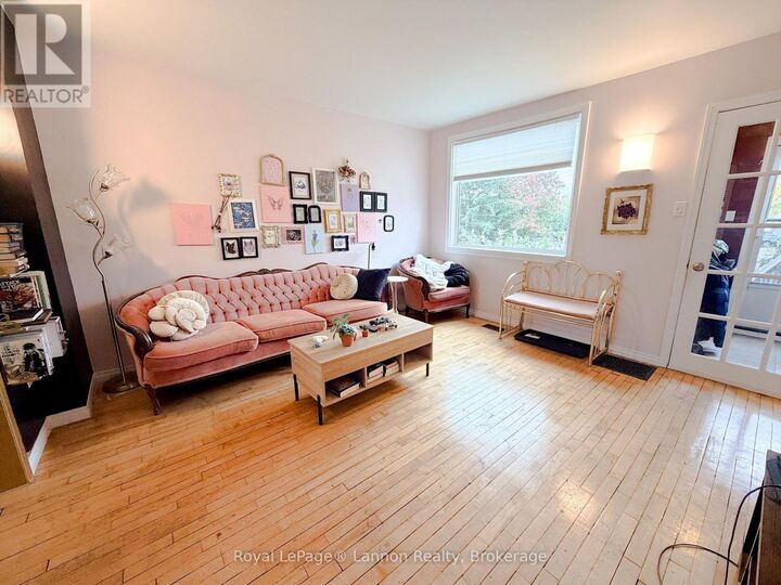Property Photo:  34 Antonisen Avenue  ON P7A 7E1 