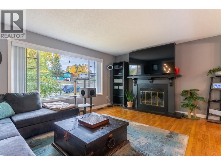 Property Photo:  210 Cinnibar Court  BC V0K 1W0 