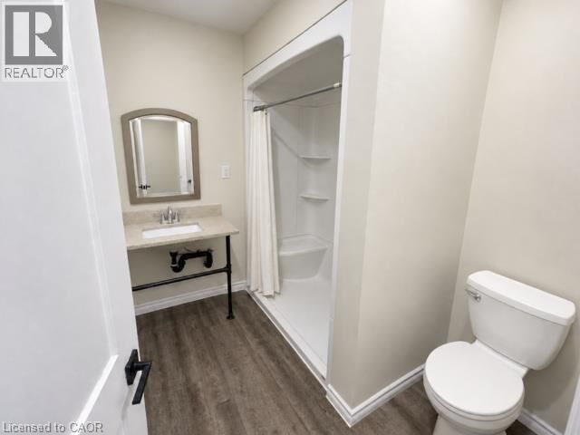 Property Photo:  92 Alfred Street Unit 2  ON N3S 5G2 