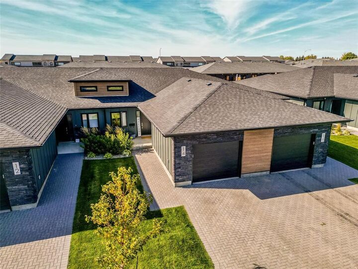 Property Photo:  14 Dietrich Bay  MB R7B 4K4 