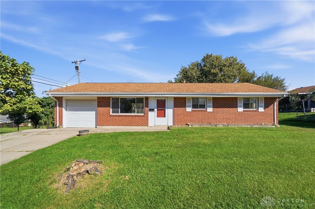 Property Photo:  1209 Hastings Drive  OH 45342 