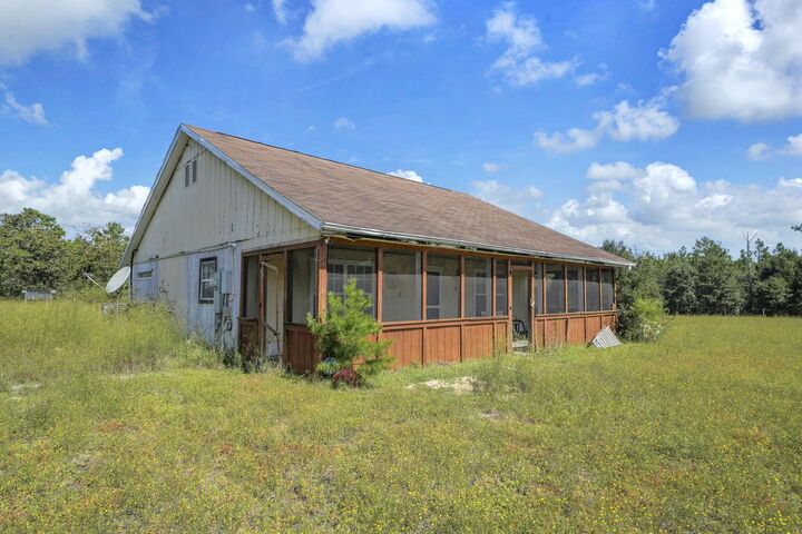 Property Photo:  6049 Co Hwy 1087  FL 32433 