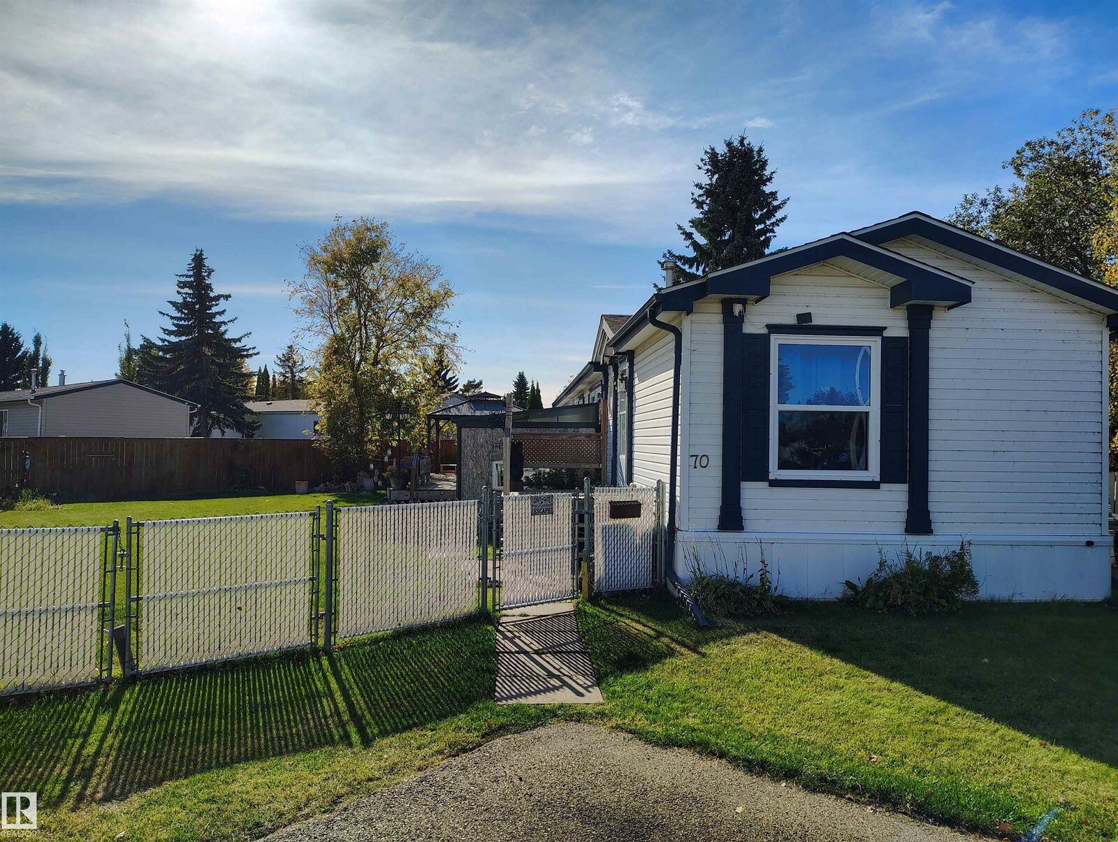 Property Photo:  70 Evergreen Mobile Park NW  AB T5Y 4M2 