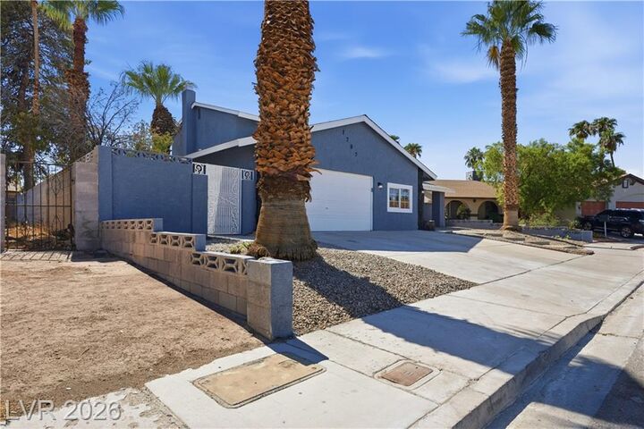 Property Photo:  1707 Mapleton Lane  NV 89119 
