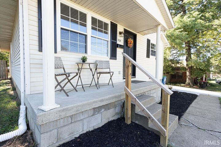 Property Photo: 404 S Sycamore Street IN 47601