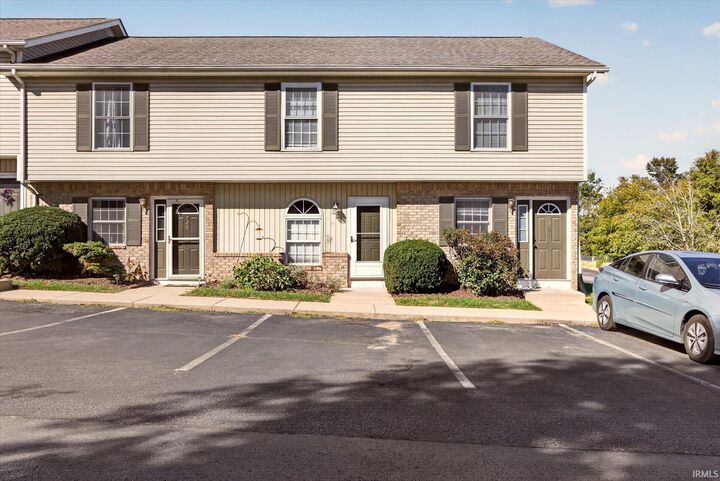 Property Photo:  722 E Sherwood Hills Drive  IN 47401 