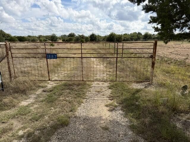 Property Photo:  1887 Lange Rd  TX 78631 