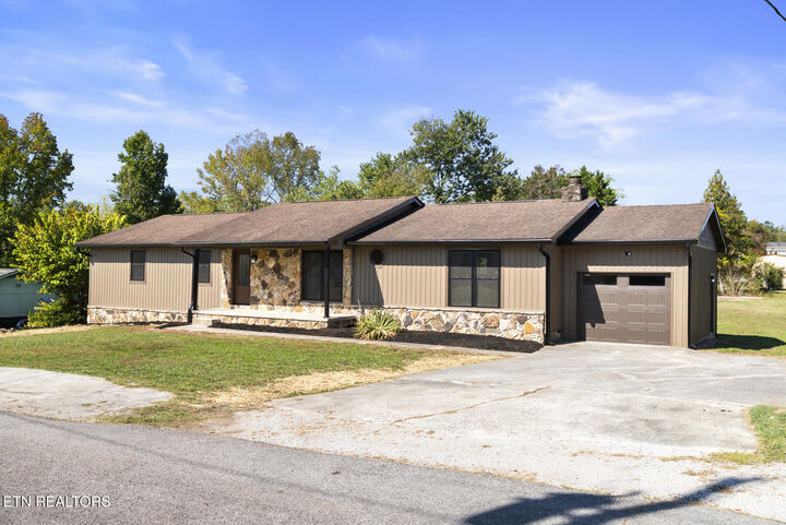 Property Photo:  130 3rd St  TN 37854 