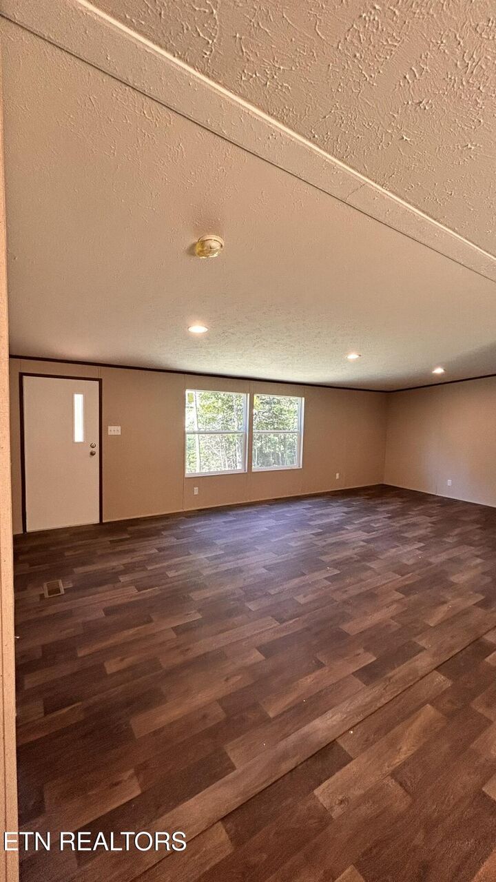 Property Photo:  3804 Strong Rd  TN 37806 