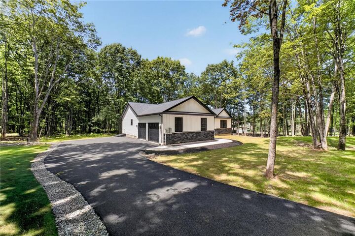 Property Photo:  101 Wilson Court  PA 18353 
