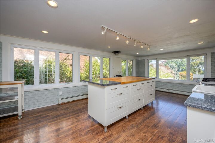 Property Photo:  117 Jay Street  NY 10980 