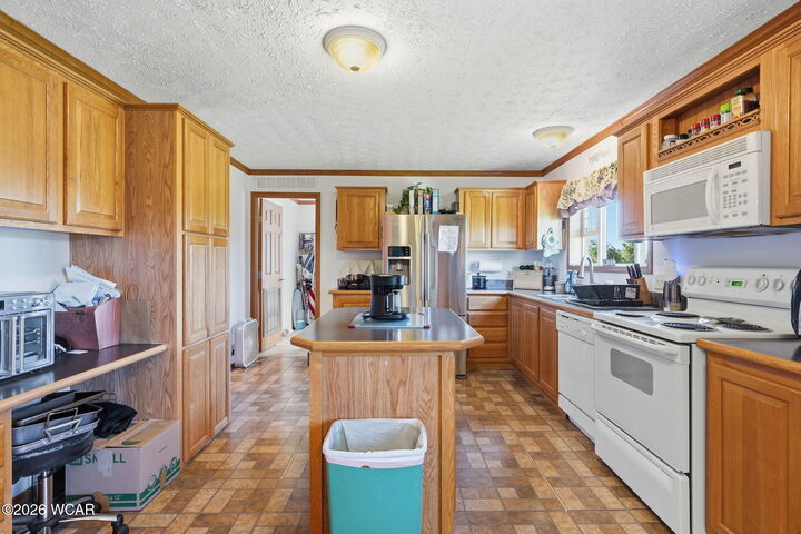 Property Photo:  427 N High Street  OH 43340 
