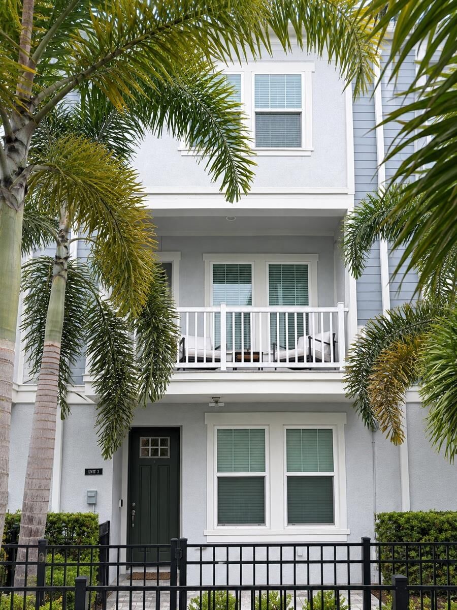 Property Photo: 206 S Tampania Avenue 3 FL 33609