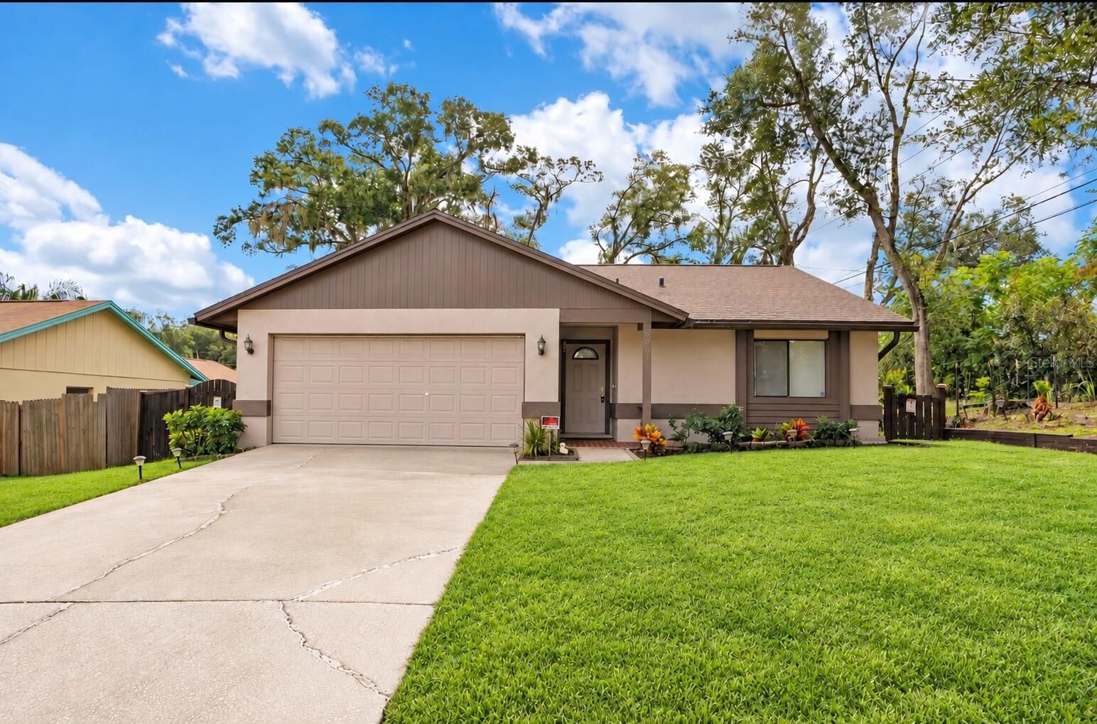Property Photo:  3602 Palm Avenue  FL 32703 
