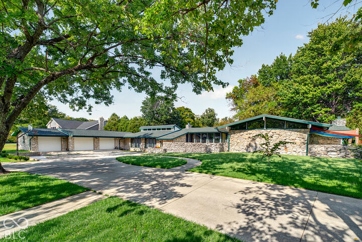 Property Photo: 2112 W Sun Valley Parkway IN 47303