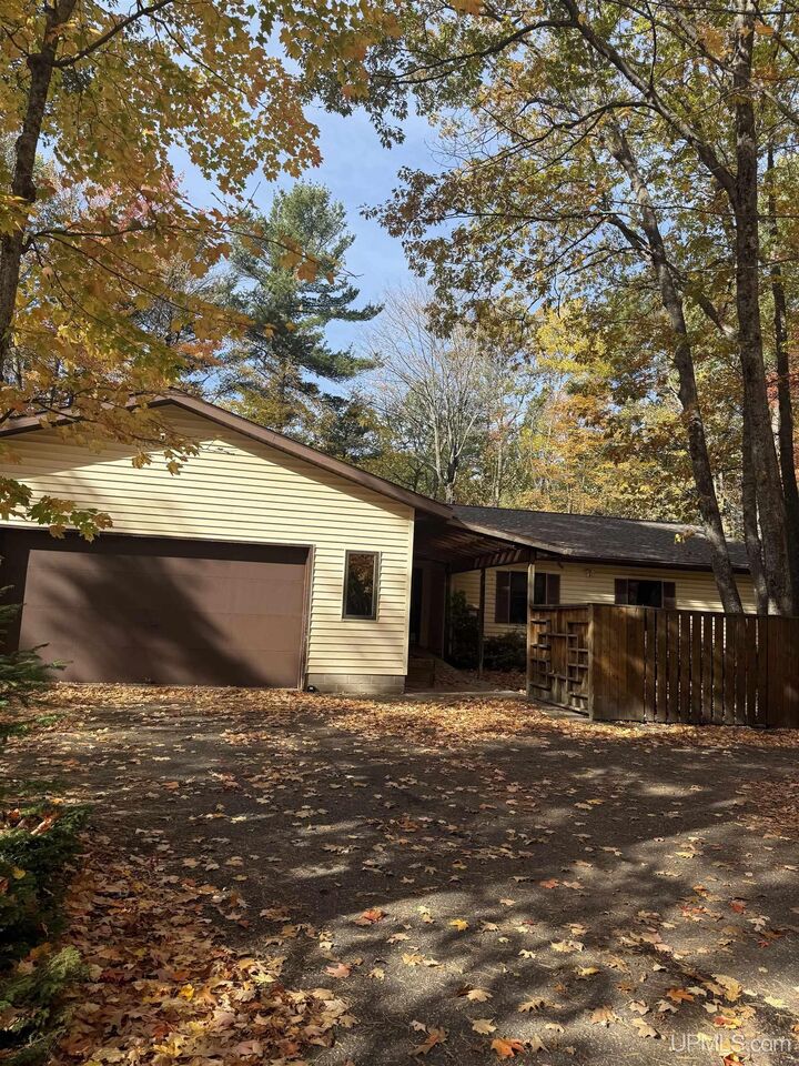 Property Photo:  5 Longyear Drive  MI 49866 