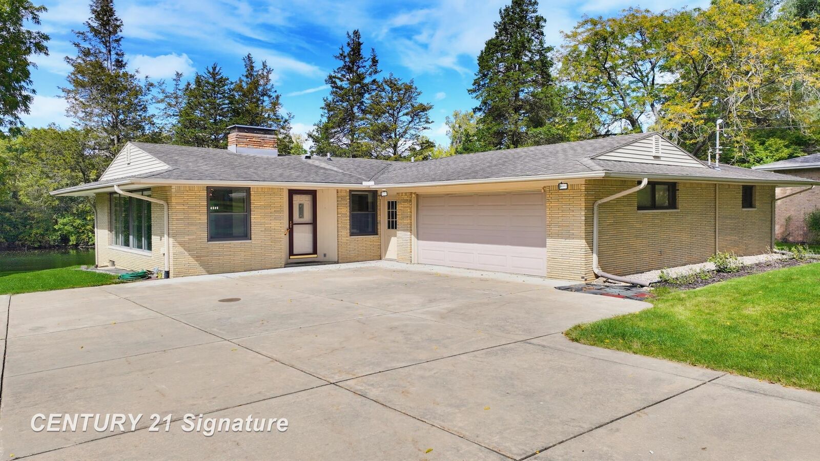 Property Photo: 4505 Cedardale Lane MI 48433