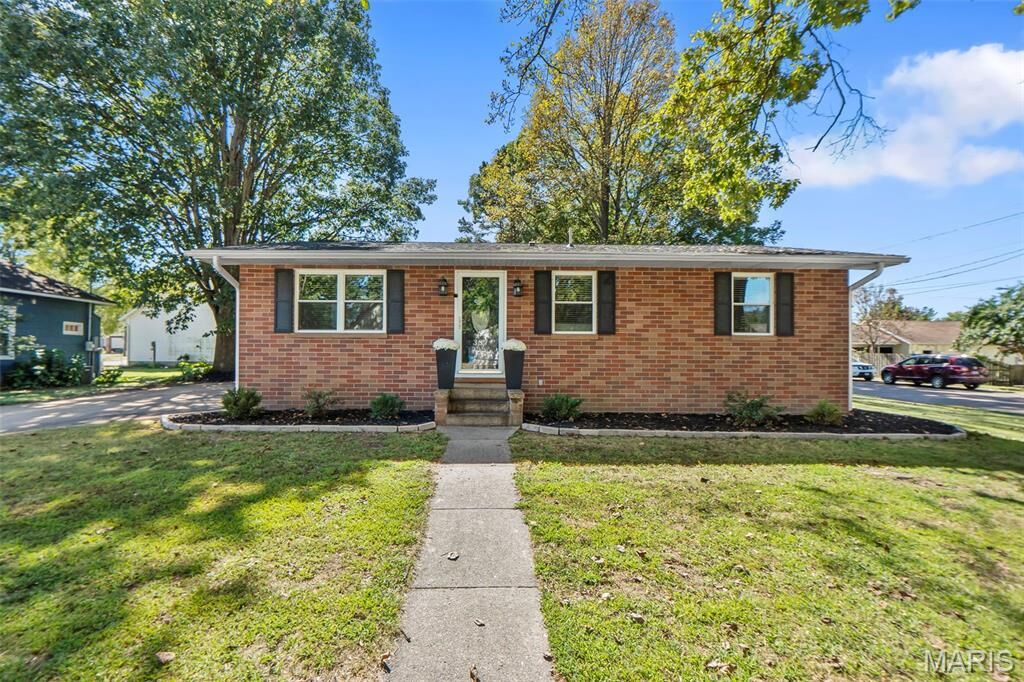 Property Photo:  330 Gray Avenue  MO 63740 