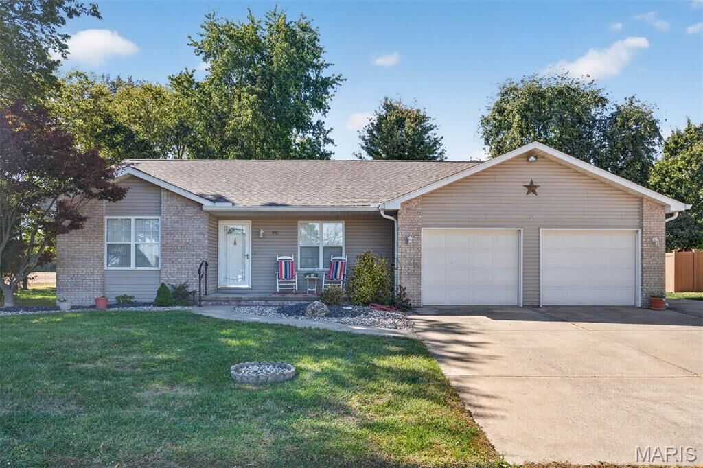 Property Photo:  360 Courtland Drive  IL 62249 