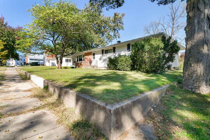 Property Photo: 108 W Dewey Street MI 49107