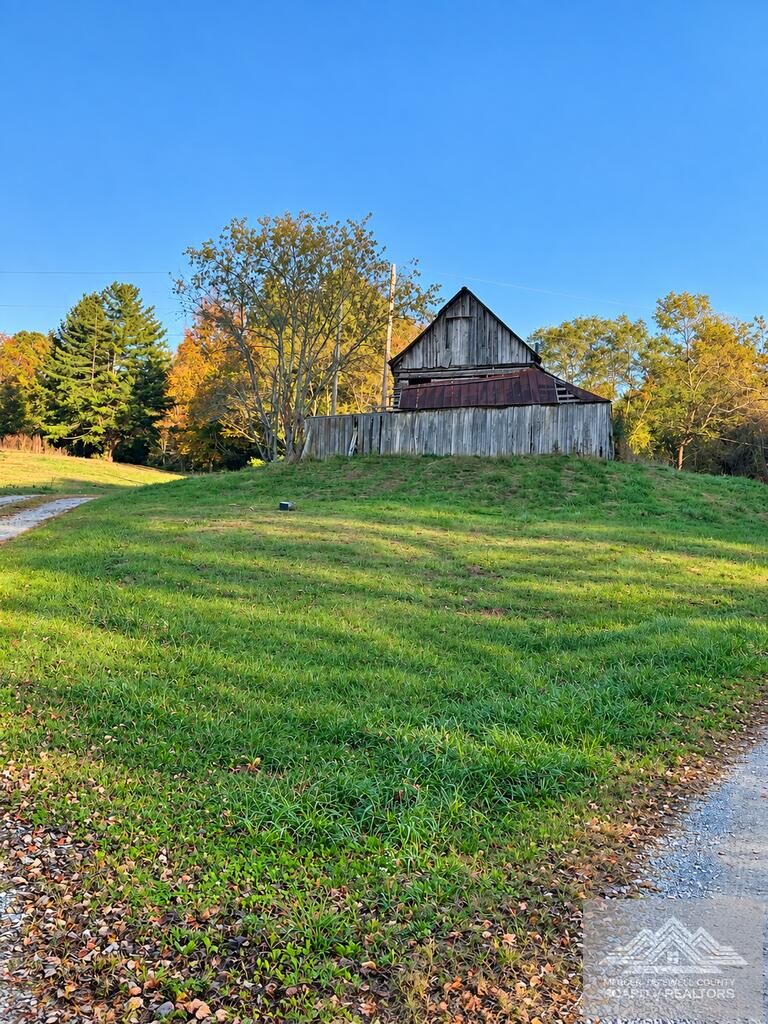 Property Photo: 401 Cove Branch Road WV 24739