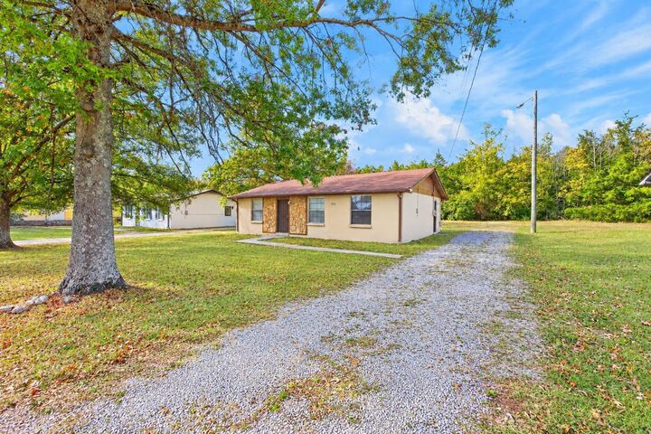 Property Photo: 3312 Kings Ln TN 37218