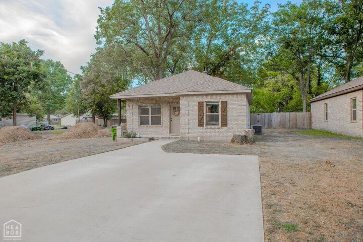 Property Photo: 604 W Texie Avenue AR 72447