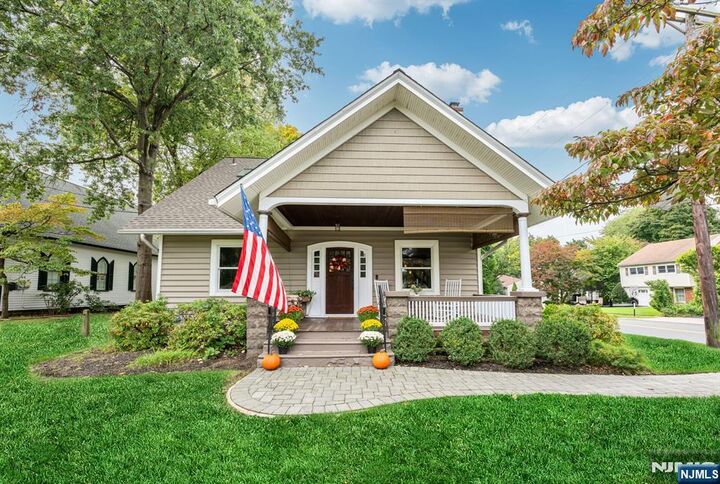 Property Photo:  365 Walthery Avenue  NJ 07450 