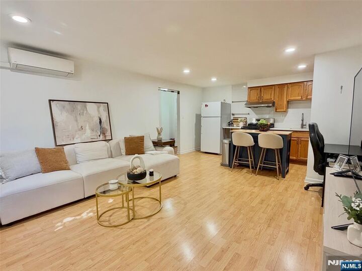 Property Photo:  12 Burdett Court 5  NJ 07020 