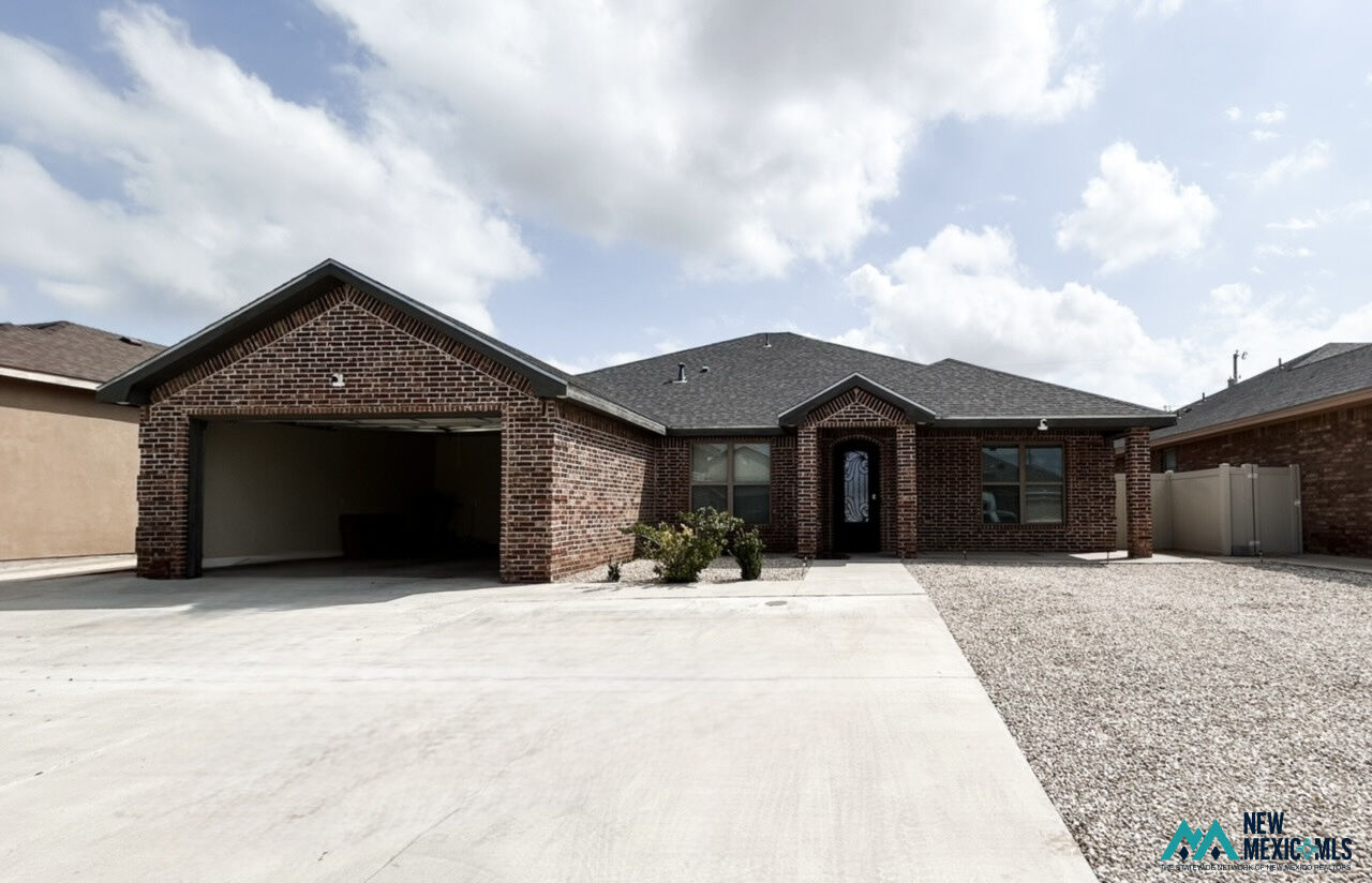 Property Photo:  2415 W Mann Ave  NM 88210 